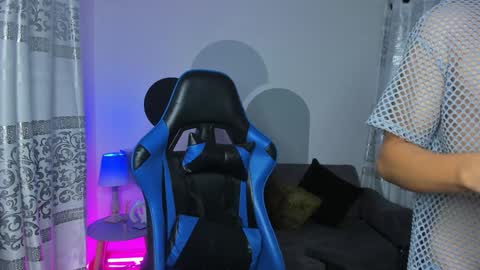 Snapshot of timothy_jones1 chatting on February 1, 10:48 am timi jones online show from February 1, 10:48 am