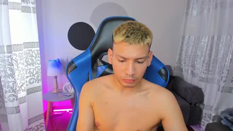 Snapshot of timothy_jones1 chatting on February 1, 1:51 pm timi jones online show from February 1, 1:51 pm