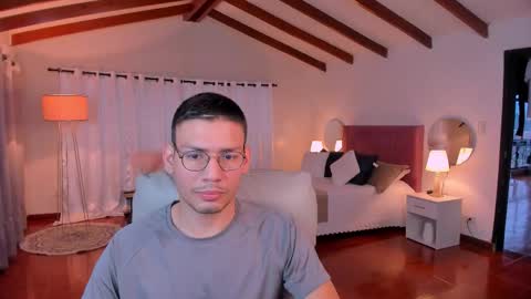 Snapshot of timothy_jones1 chatting on September 15, 11:10 am timi jones online show from September 15, 11:10 am