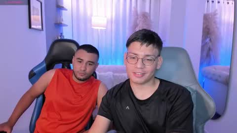 Snapshot of timothy_jones1 chatting on March 21, 12:37 am timi jones online show from March 21, 12:37 am