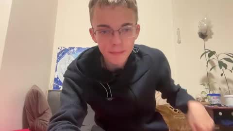 Snapshot of timveret chatting on December 1, 7:47 pm Wizard online show from December 1, 7:47 pm