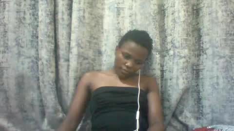 Snapshot of tina2030_1 chatting on June 14, 5:37 pm tee online show from June 14, 5:37 pm