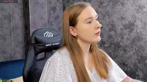 Snapshot of tina_hicks chatting on February 7, 9:24 am Stella online show from February 7, 9:24 am