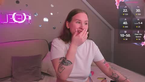 Snapshot of tina_hicks chatting on March 1, 9:22 am Stella online show from March 1, 9:22 am