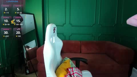 Snapshot of tina_tayllor__ chatting on February 5, 12:43 pm tina_tayllor__ online show from February 5, 12:43 pm