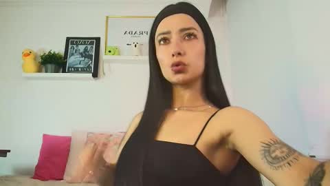 Tina Wild online show from December 1, 2:27 am