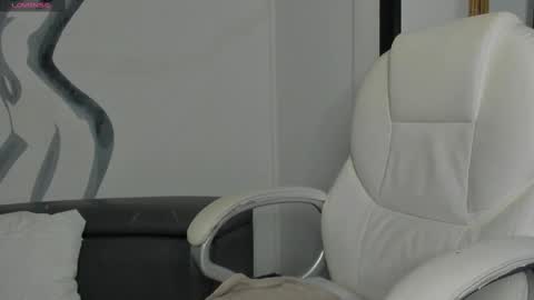 Tina  online show from March 11, 8:41 am