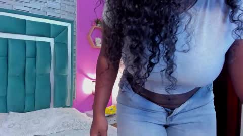 Snapshot of tinajones20 chatting on February 18, 8:38 pm Tina online show from February 18, 8:38 pm