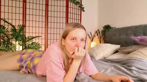 tinasiner online show from November 23, 2:06 pm