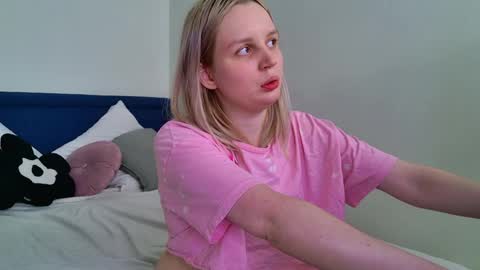 Snapshot of tinasiner chatting on April 4, 3:09 pm tinasiner online show from April 4, 3:09 pm