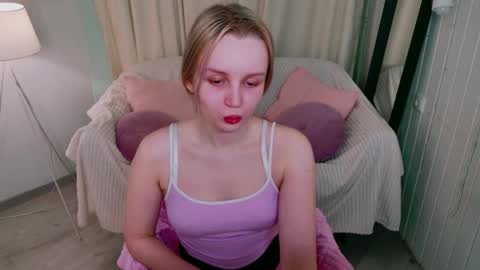 Snapshot of tinasiner chatting on April 13, 4:34 pm tinasiner online show from April 13, 4:34 pm