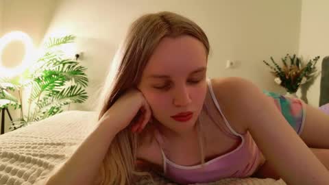 Snapshot of tinasiner chatting on April 26, 3:42 pm tinasiner online show from April 26, 3:42 pm