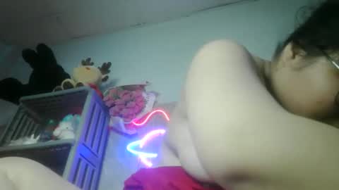 Snapshot of tini_bei chatting on April 27, 4:16 pm tini_bei online show from April 27, 4:16 pm