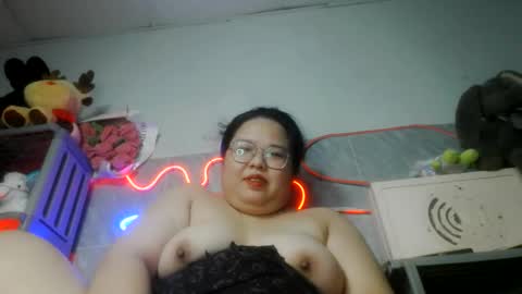 Snapshot of tini_bei chatting on May 29, 3:54 pm tini_bei online show from May 29, 3:54 pm