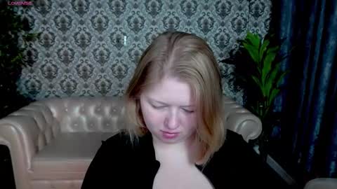 Snapshot of tinkerrbelll chatting on September 24, 7:17 pm TinkerrBelll online show from September 24, 7:17 pm