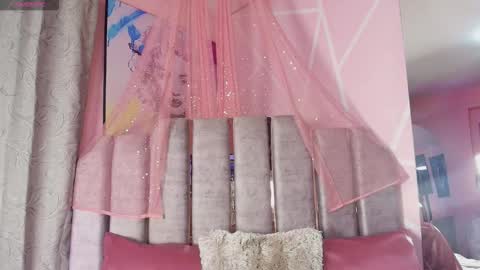 Snapshot of tinna_noa chatting on February 3, 2:53 am tinna noa online show from February 3, 2:53 am