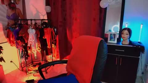 I AM BELLA  ----------- follow my  IG  TINNS 69 online show from December 3, 2:08 am