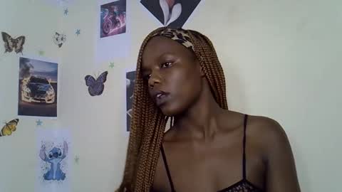 tinnie_e online show from January 7, 6:32 pm