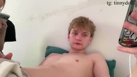 TinnyDoll online show from April 11, 9:02 am