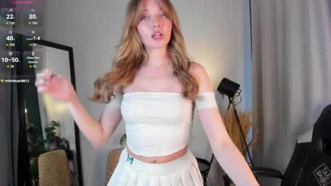 Snapshot of tinnytiana chatting on May 14, 7:37 am Tiana online show from May 14, 7:37 am