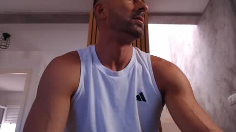 Snapshot of tinoclandestino chatting on September 14, 8:24 am tinoclandestino online show from September 14, 8:24 am