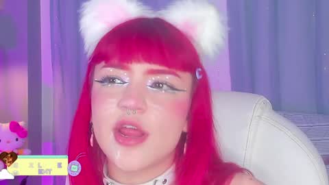 Snapshot of tiny__emmy chatting on January 6, 12:37 am Emmy blue berry1 online show from January 6, 12:37 am