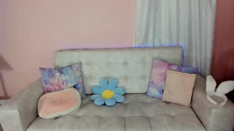 tiny_cora online show from February 16, 4:42 pm