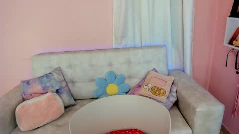 tiny_cora online show from February 21, 4:48 pm