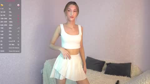 Snapshot of tiny_lilyy chatting on October 10, 7:29 am Lily online show from October 10, 7:29 am