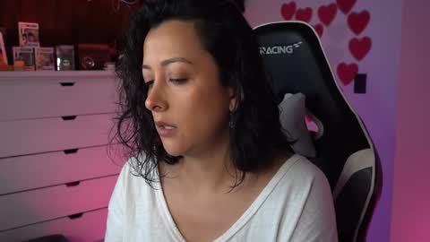 Snapshot of tiny_panther chatting on February 2, 10:17 pm Ana Molly online show from February 2, 10:17 pm