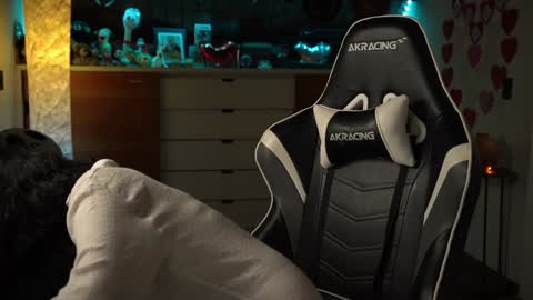 Snapshot of tiny_panther chatting on February 6, 10:00 pm Ana Molly online show from February 6, 10:00 pm