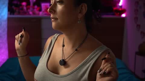 Snapshot of tiny_panther chatting on February 21, 10:37 pm Ana Molly online show from February 21, 10:37 pm