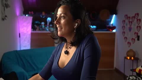 Snapshot of tiny_panther chatting on February 22, 4:51 am Ana Molly online show from February 22, 4:51 am