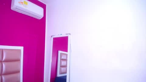 tiny_sarah1 online show from November 13, 8:08 pm