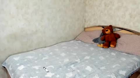 tiny_sparkling online show from June 10, 5:56 pm