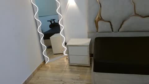 tiny_tay online show from March 4, 11:38 am