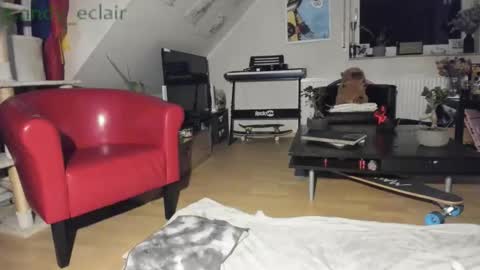 Tiny online show from September 28, 3:34 am