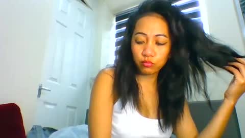 Snapshot of tinyasian911718 chatting on January 7, 12:20 pm Tinyasian911718 sweetinyasian instagram online show from January 7, 12:20 pm