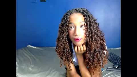Snapshot of tinycasey18 chatting on April 17, 9:07 pm Tip us ask our names online show from April 17, 9:07 pm