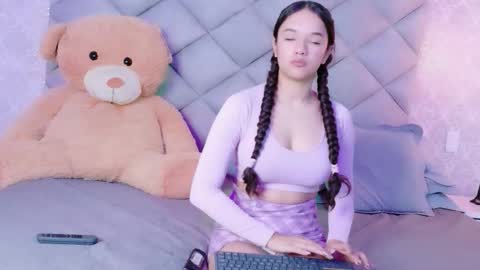 TinyCurlQueen online show from December 1, 7:19 pm