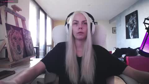 stage Kylie Sinner  brand CLITBAIT online show from September 13, 10:09 pm