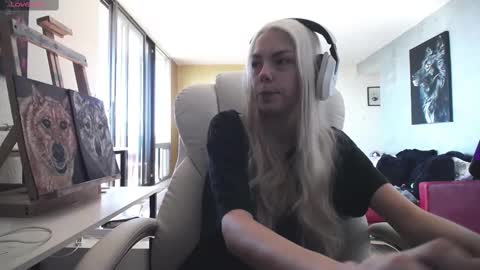 stage Kylie Sinner  brand CLITBAIT online show from September 21, 4:52 pm