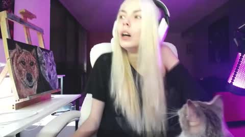 stage Kylie Sinner  brand CLITBAIT online show from September 24, 1:31 am