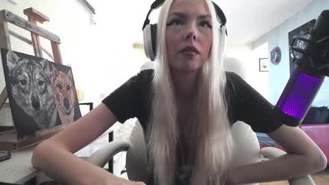 stage Kylie Sinner  brand CLITBAIT online show from November 9, 1:42 pm