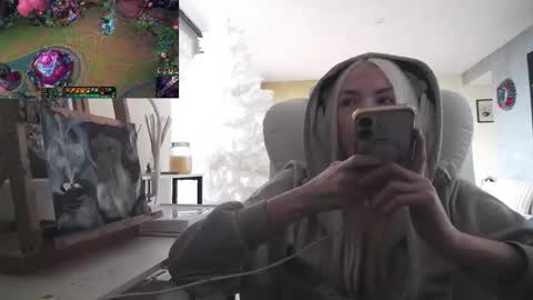 stage Kylie Sinner  brand CLITBAIT online show from December 1, 2:55 pm