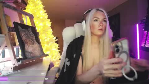 stage Kylie Sinner  brand CLITBAIT online show from February 21, 12:22 am