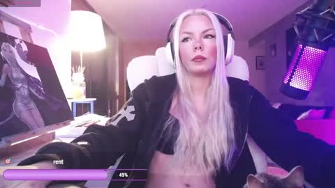 stage Kylie Sinner  brand CLITBAIT online show from April 13, 11:54 pm