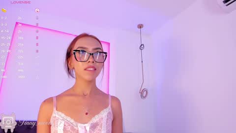 Luna  online show from December 6, 4:49 pm