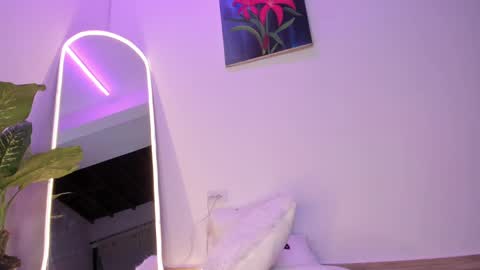 Luna  online show from March 1, 2:26 am