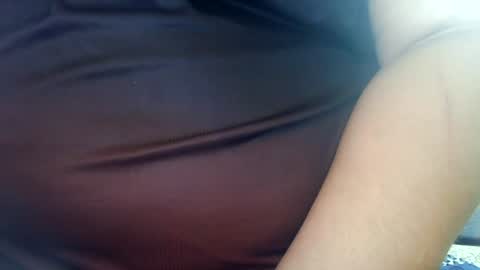 tinypecker6 online show from June 15, 5:04 pm